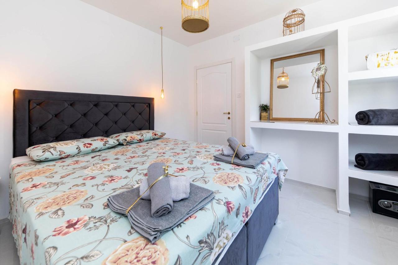 Gloria Luxury Suite Apartment Crikvenica Exteriör bild